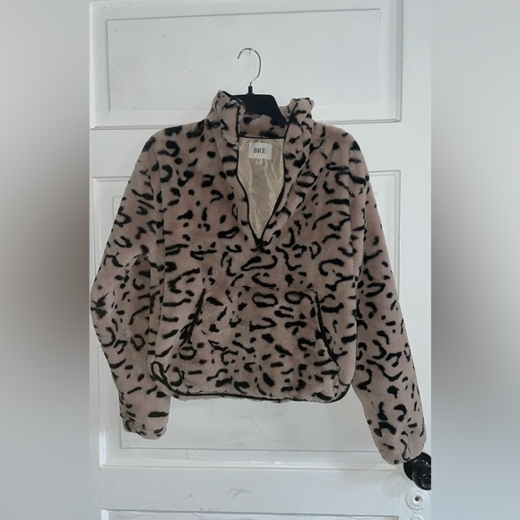 Buckle pullover - Picture 1 of 3